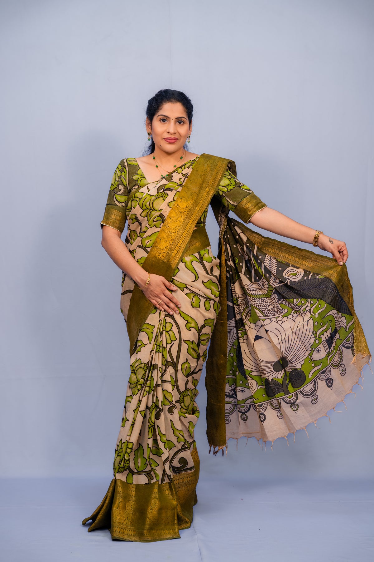 150k Plain Pattu Saree